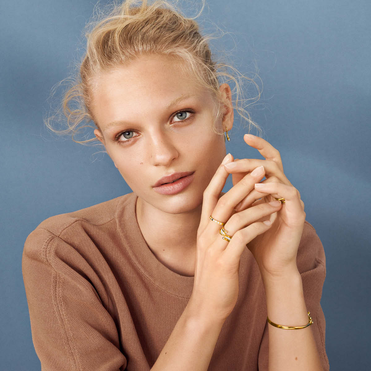 Magic earring, rings and bangle in yellow gold with brilliant cut diamonds 